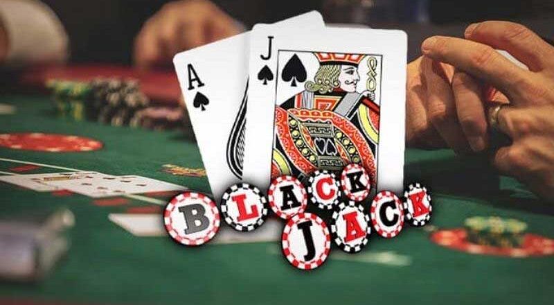 Hướng dẫn chơi bài xì dách, xì lát, blackjack online miễn phí